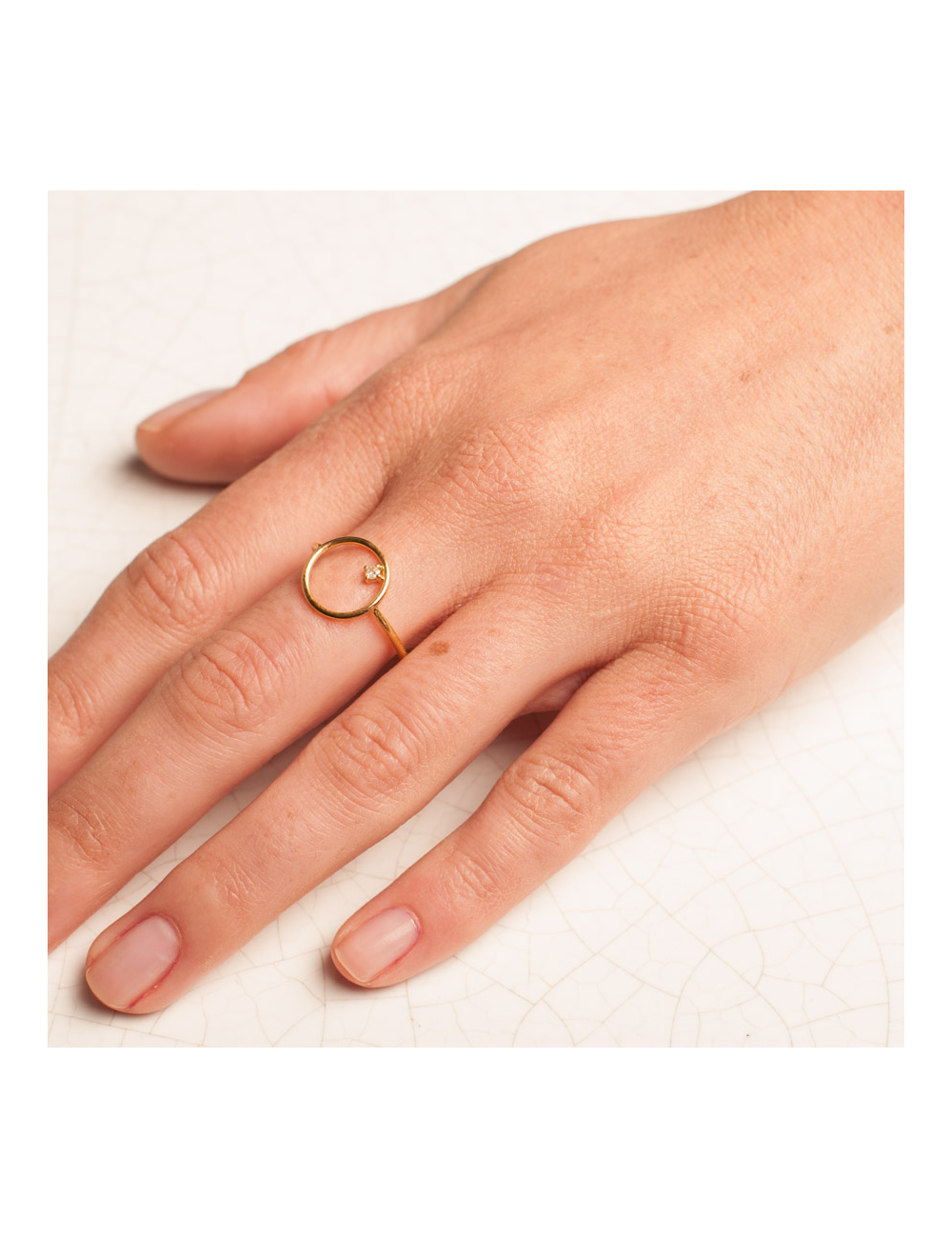 Bague ronde d'or ajourée et son diamant de laboratoire - Or Jaune ou Or Blanc 375 millièmes (9 Carats)