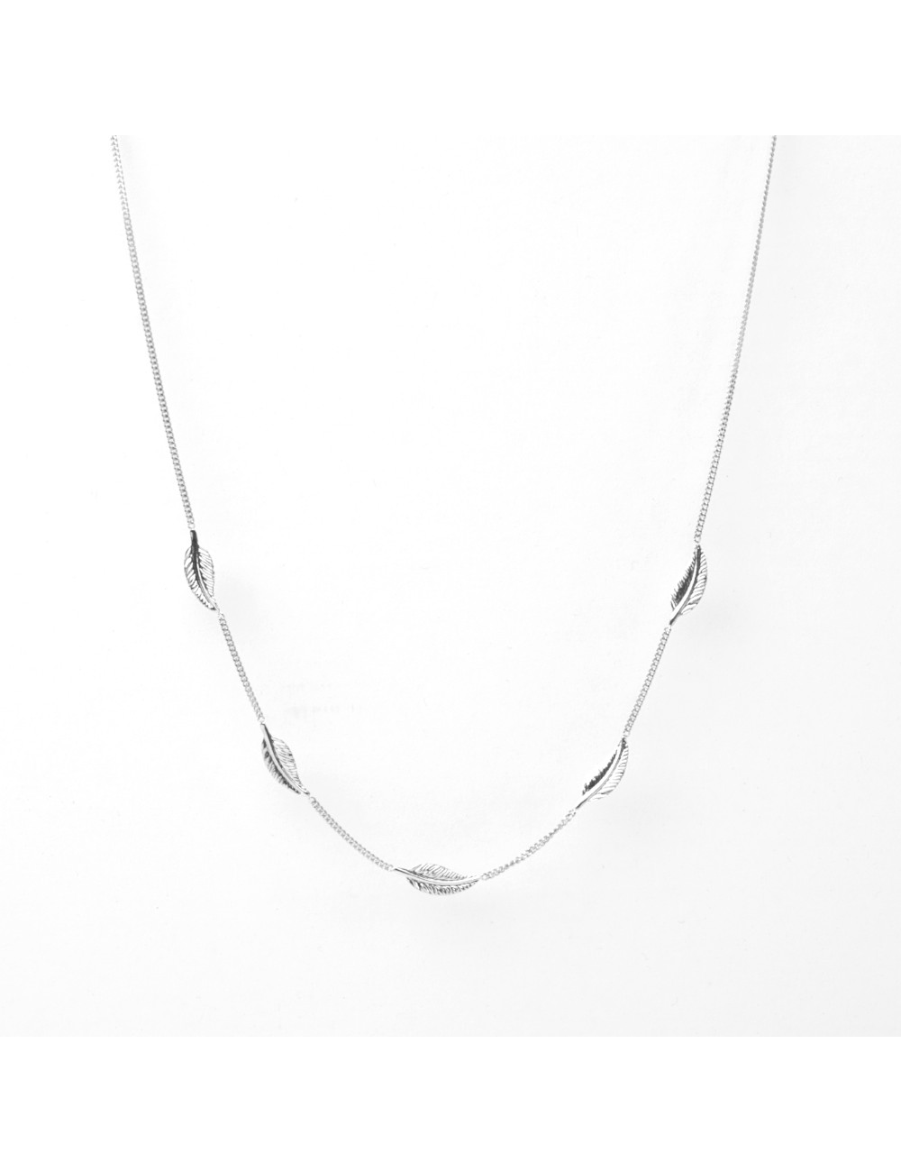 Collier enfant 5 petites plumes en Or jaune ou en Or blanc 9 carats