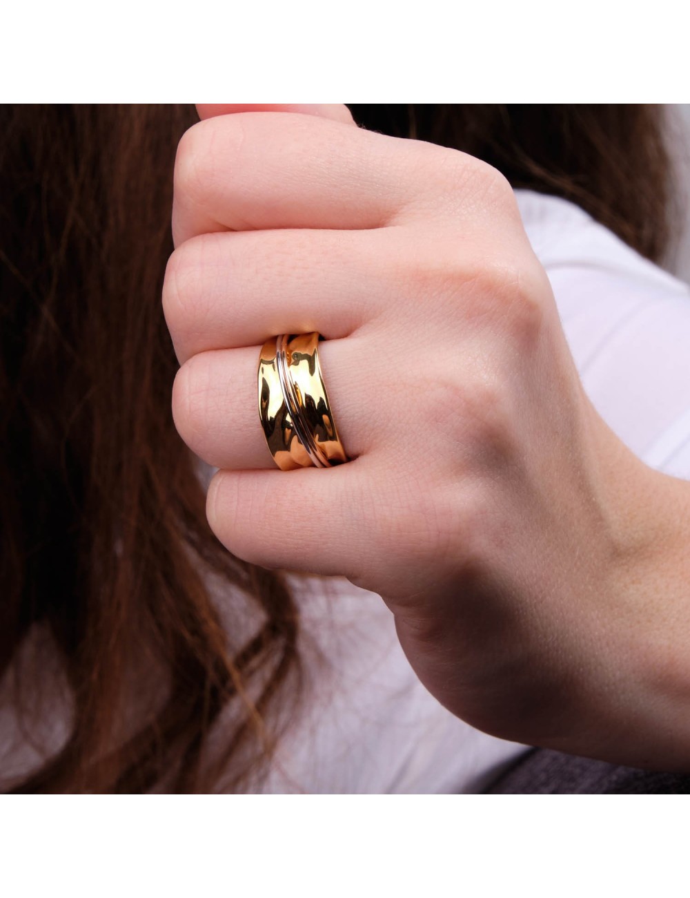 Bague Froissée grand modèle – Or jaune et blanc 375 millièmes et Or rose 750 millièmes