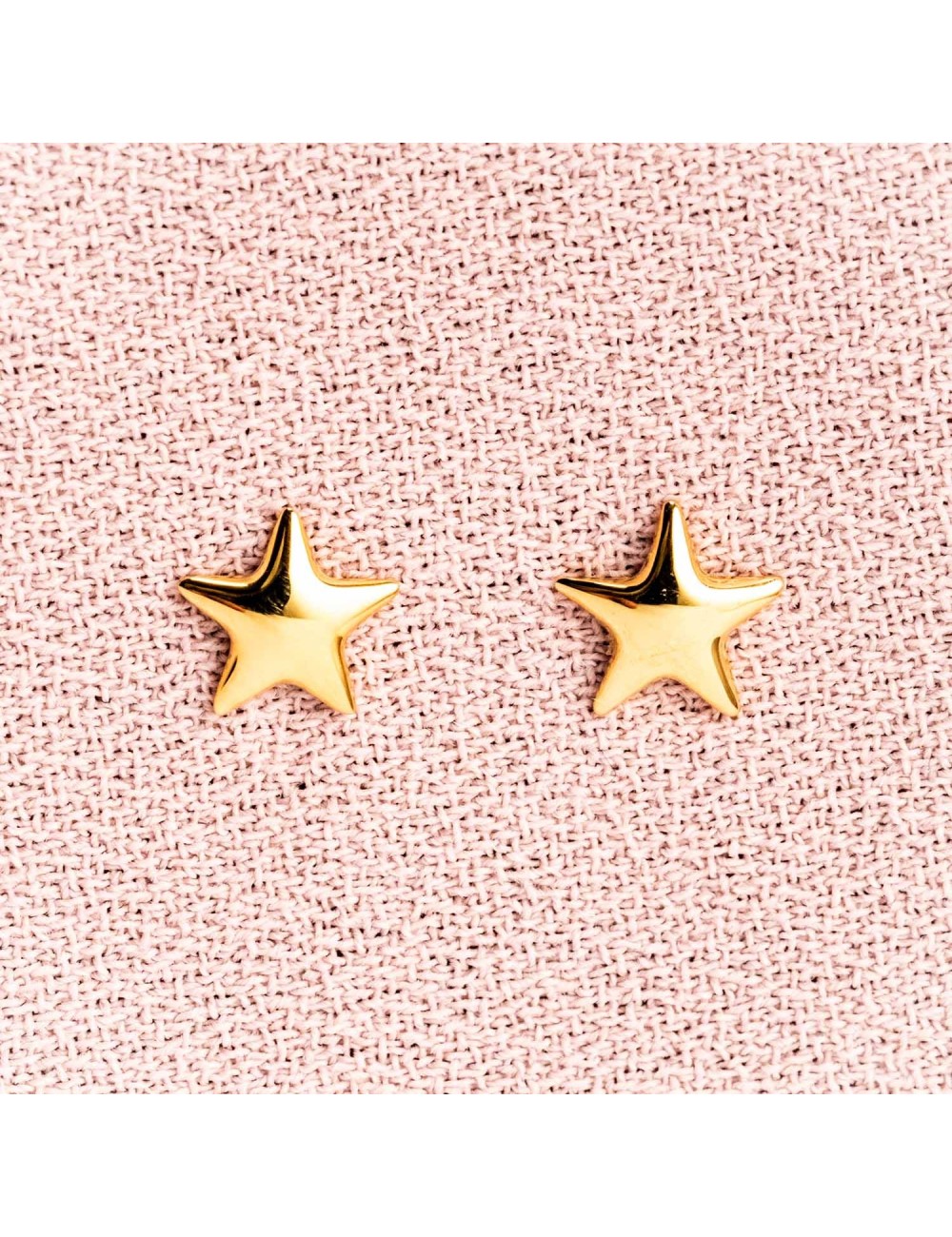 Boucles d'oreille enfant étoile bombée en Or jaune ou en Or blanc 9 carats