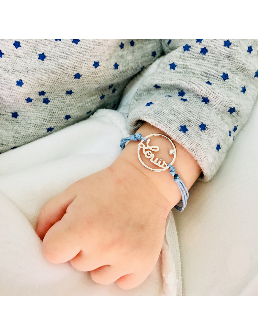 Bracelet Or 9 carats pour Bébé ou Enfant Prénoms personnalisés cordon de 250€ à 275€