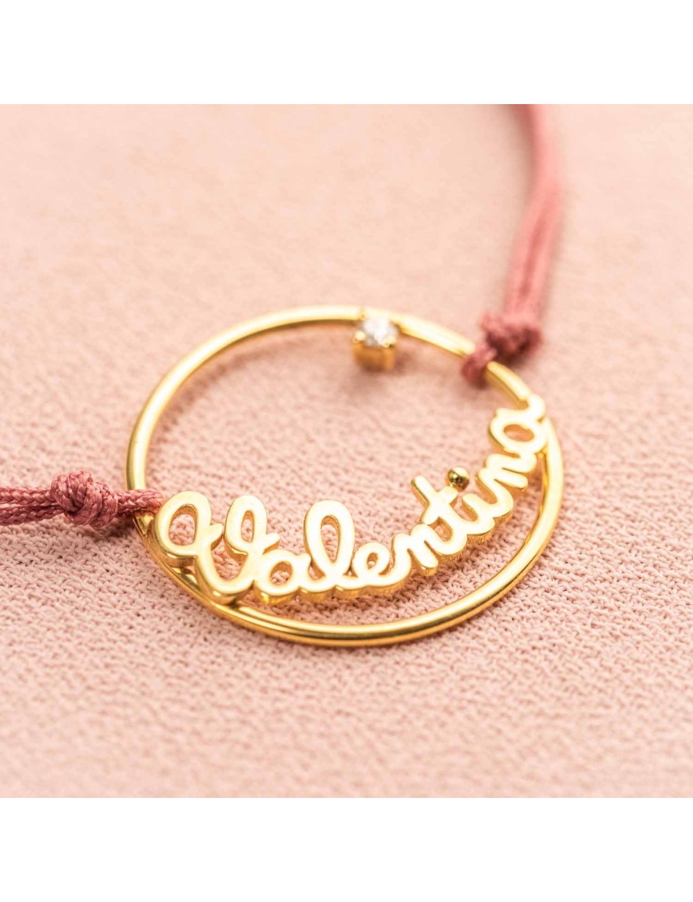 Bracelet Or 9 carats pour Bébé ou Enfant Prénoms personnalisés cordon de 250€ à 275€