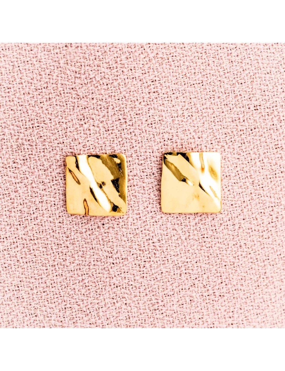 Boucles d'oreilles pour Bébé ou Enfant petit carré froissé en Or jaune ou Or blanc 9 carats