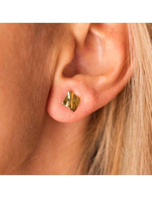 Boucles d'oreilles pour Bébé ou Enfant petit carré froissé en Or jaune ou Or blanc 9 carats