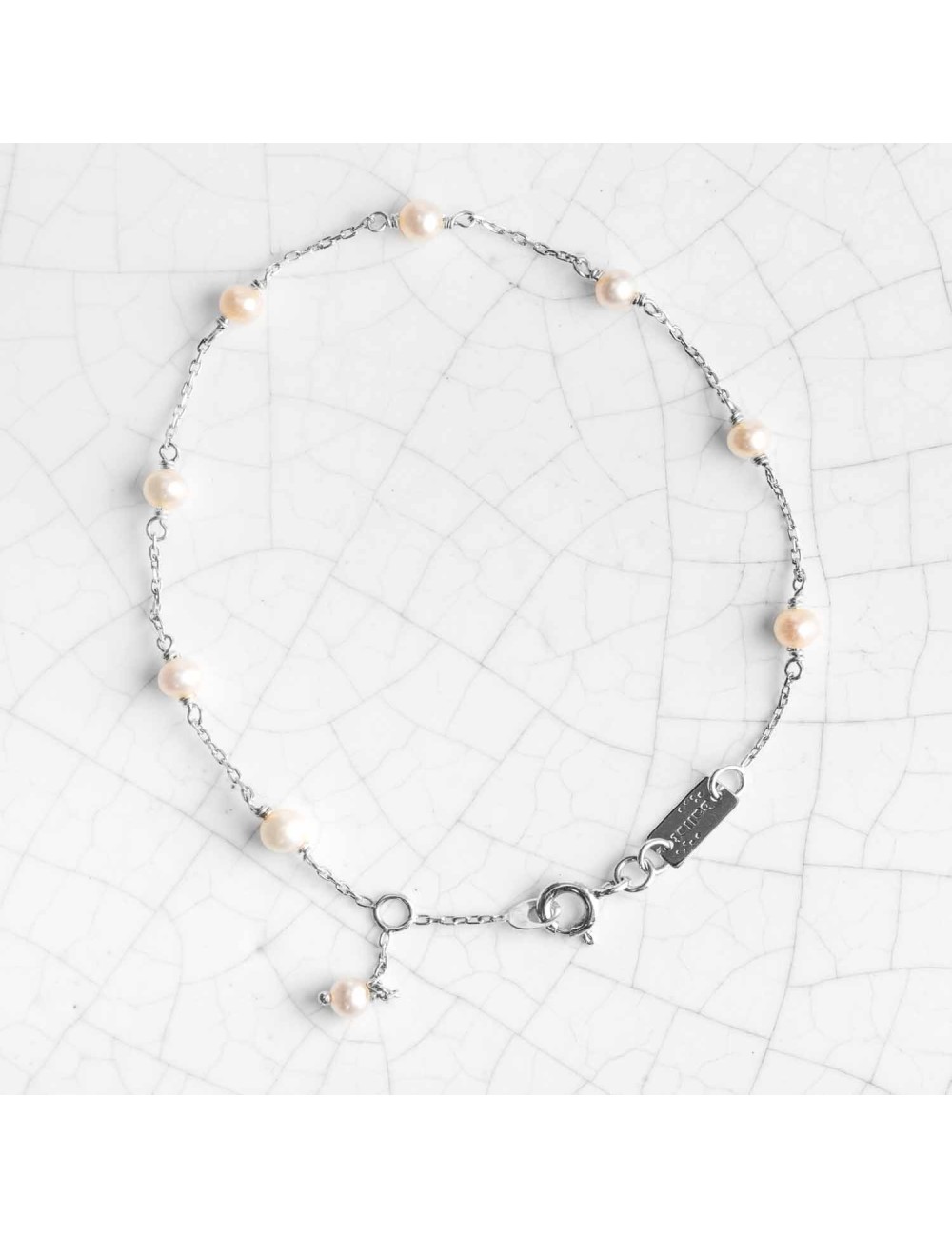 Bracelet pour bébé ou enfant orné de perles d'eau douce, en Or jaune ou Or blanc 9 carats