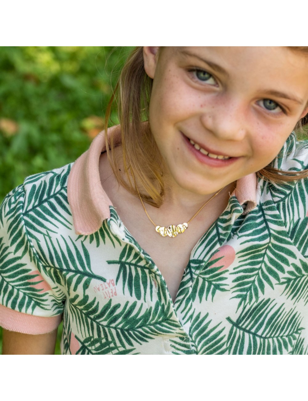 Collier pour enfant motif central ronds froissés de tailles différentes en Or jaune ou Or blanc 9 carats