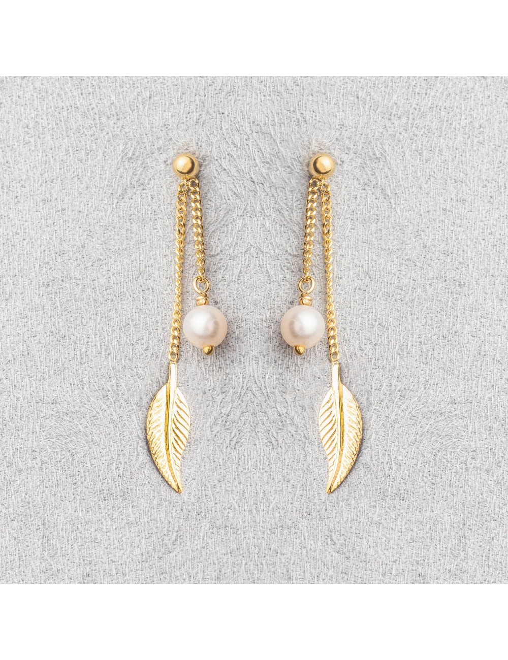 Boucles d’oreilles plume dorée et perle d’eau douce - Or Jaune ou Or Blanc 375 millièmes (9 Carats)