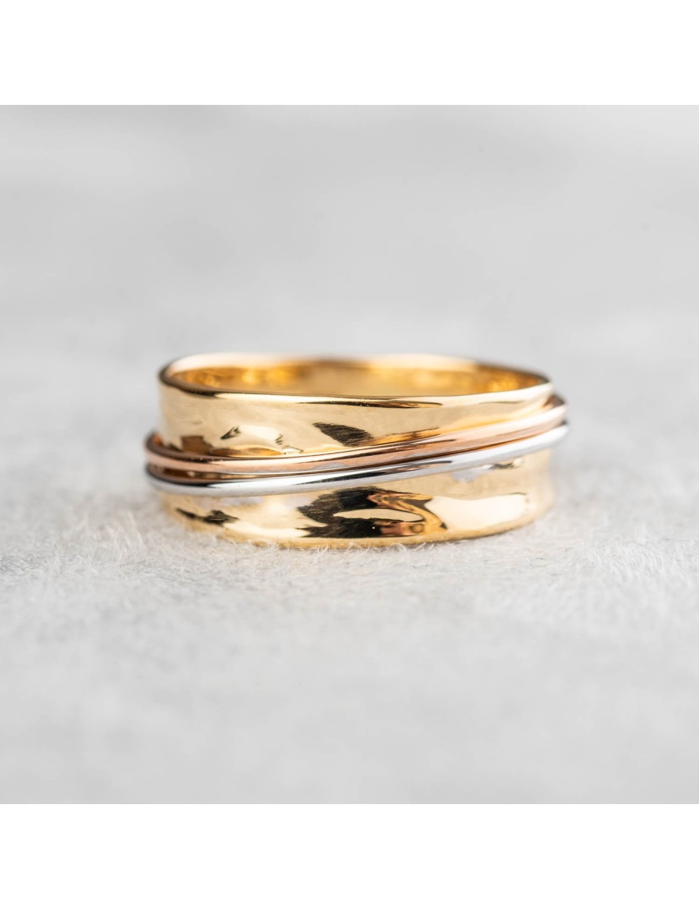 Bague Froissée petit modèle – Trio d’Or 750 millièmes (18 Carats)