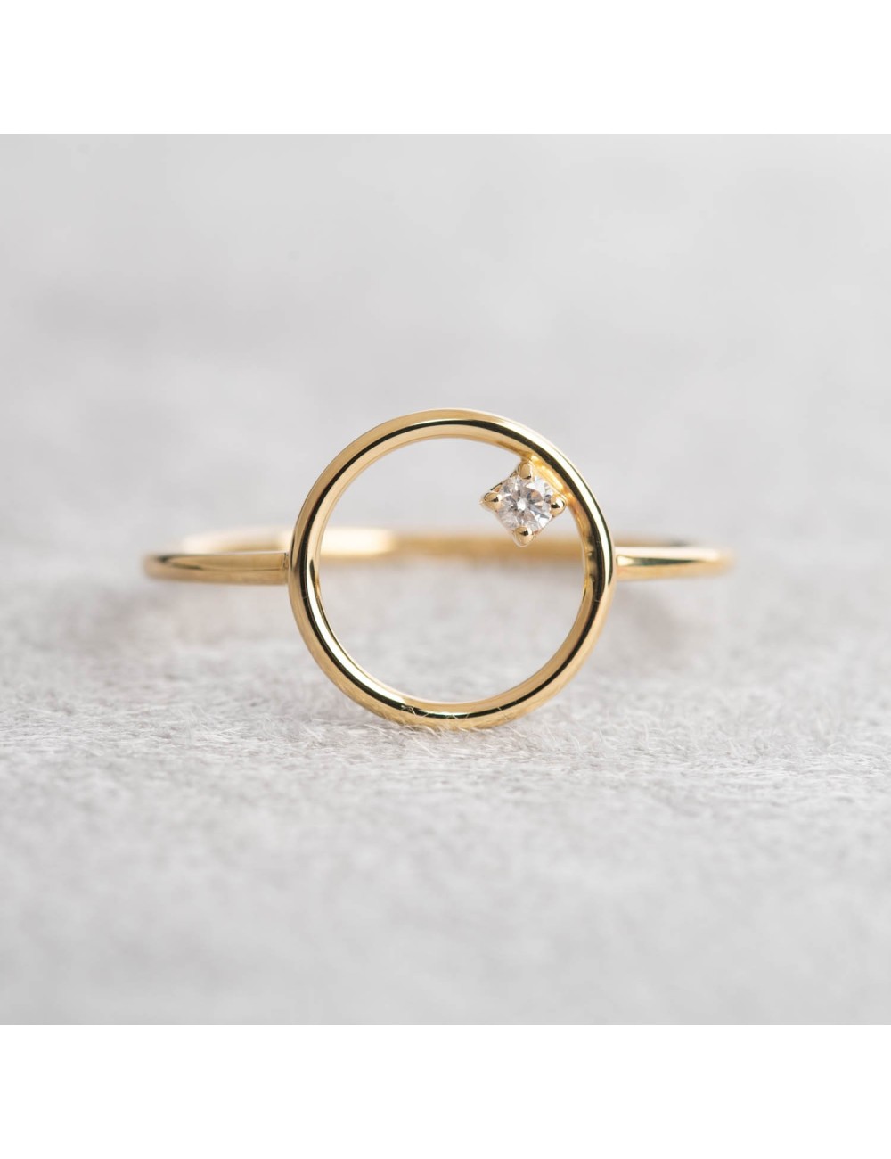 Bague ronde d'or ajourée et son diamant de laboratoire - Or Jaune ou Or Blanc 375 millièmes (9 Carats)