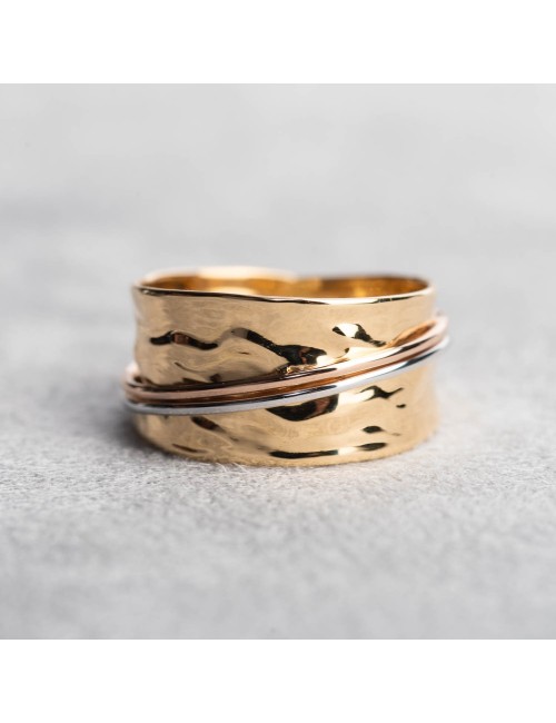 Bague Froissée grand modèle – Trio d’Or 750 millièmes (18 Carats)