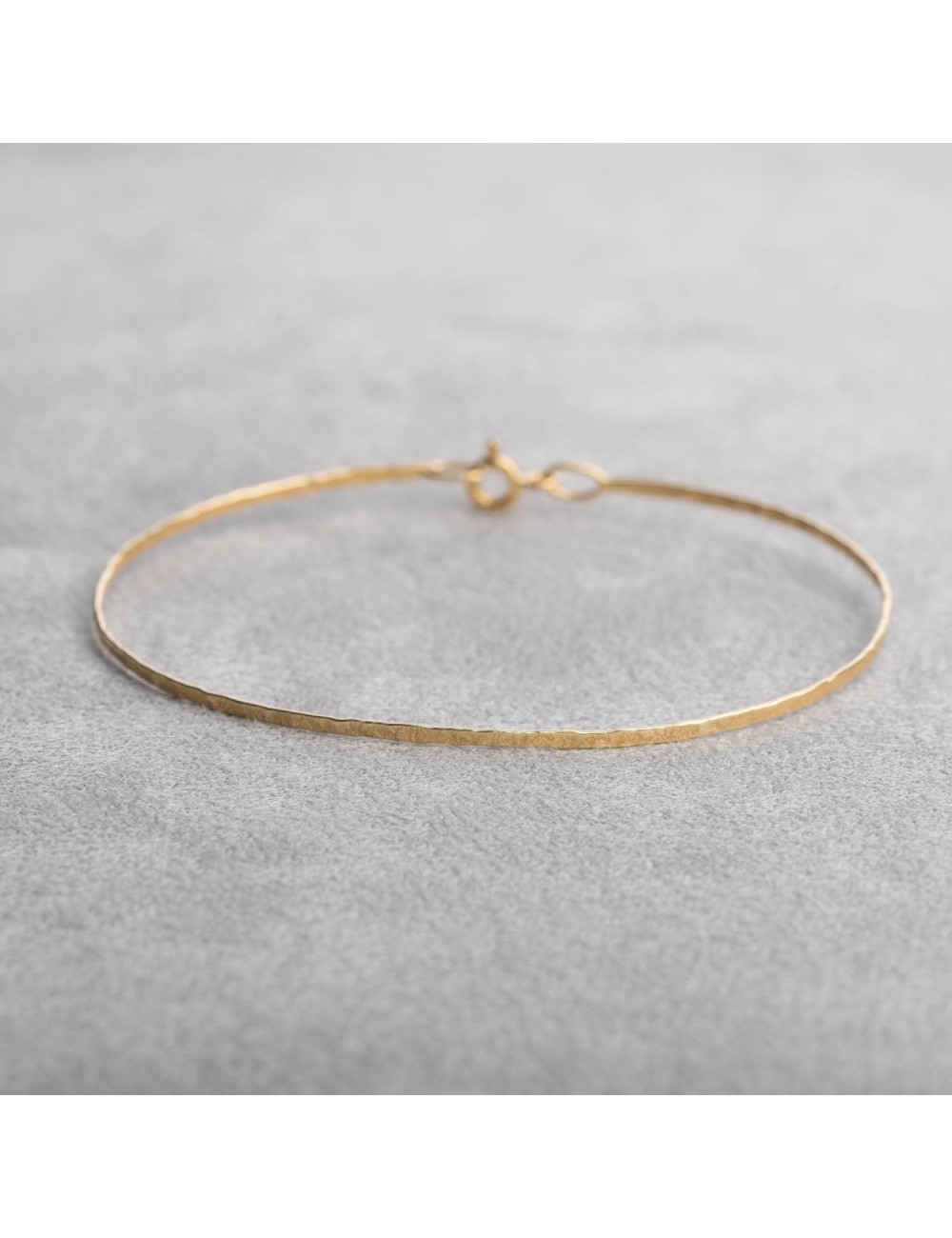 Bracelet ovale grunge rigide - Or Jaune 18 carats