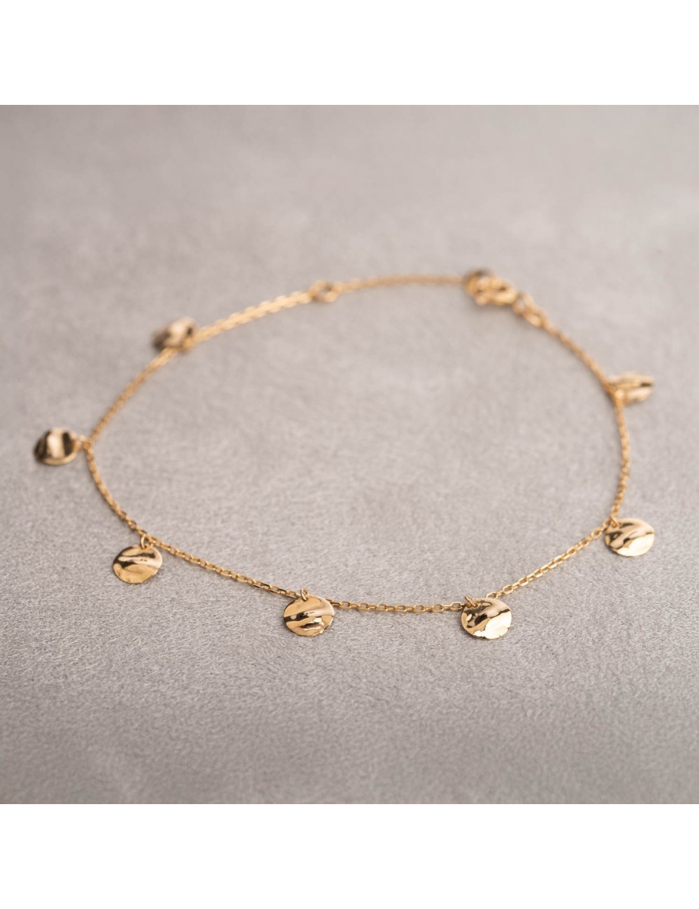 Bracelet petites breloques rondes au charme froissé - Or Jaune 18 Carats