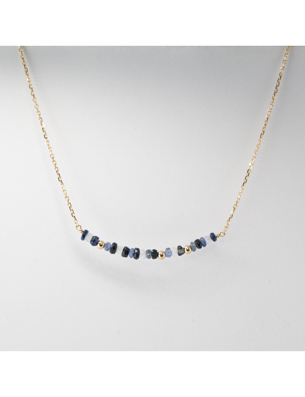 Collier orné de 20 saphirs et de 3 boules d'Or - Or Jaune 750 millièmes (18 carats)