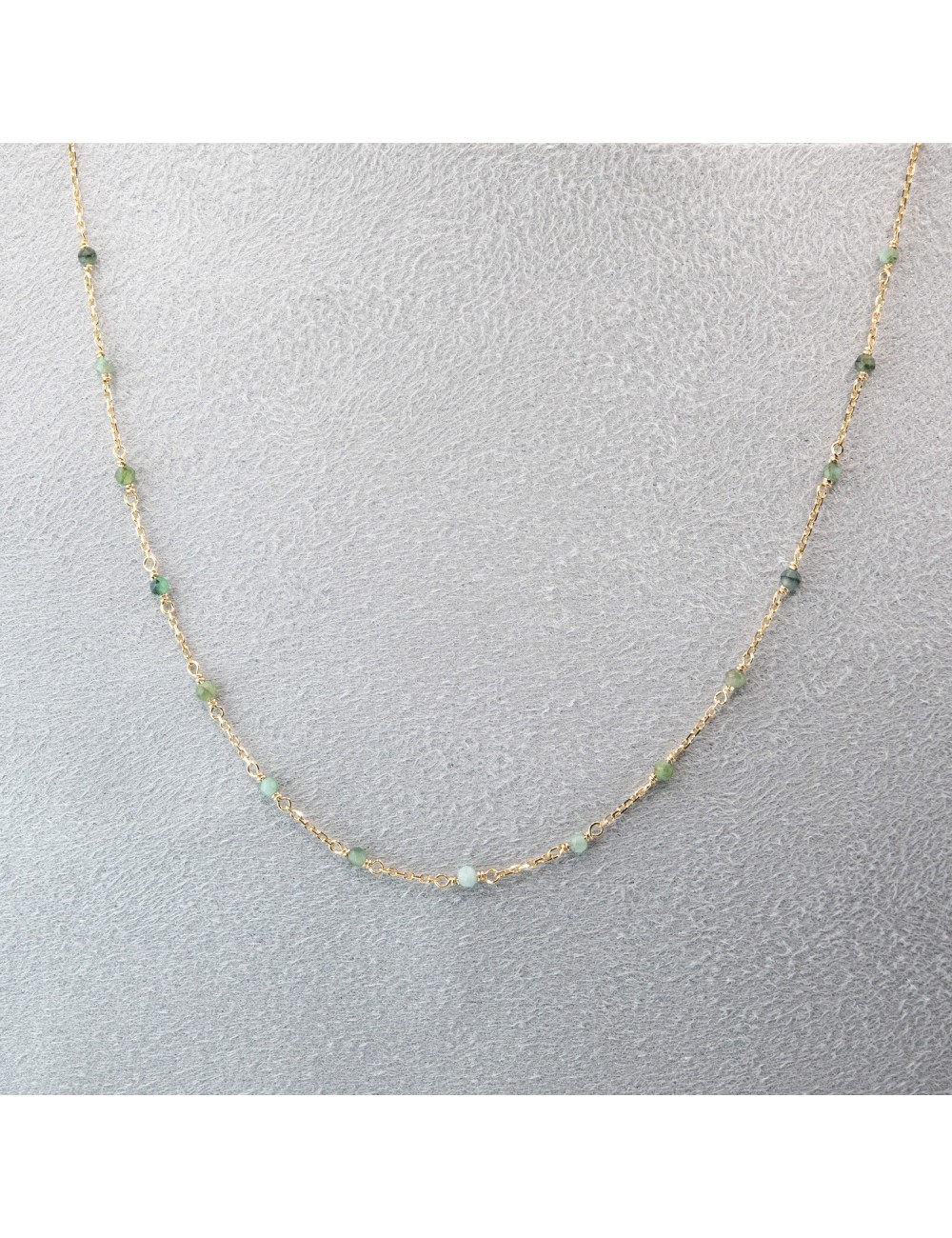 Collier orné de 16 émeraudes - Or Jaune 750 millièmes (18 carats)