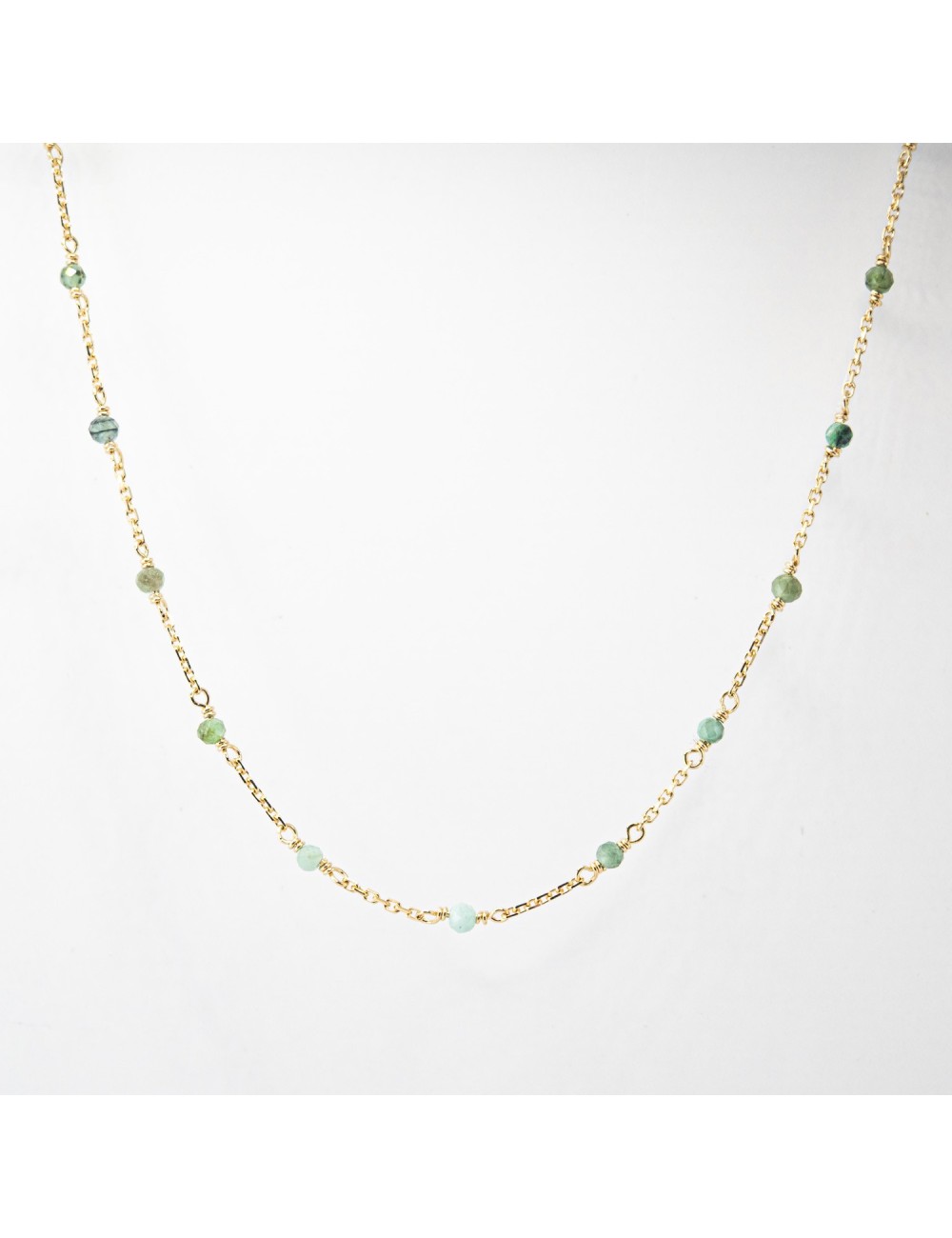 Collier orné de 16 émeraudes - Or Jaune 750 millièmes (18 carats)