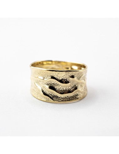 Grande bague d’or froissée satinée - Or jaune ou blanc 375 millièmes (9 carats)