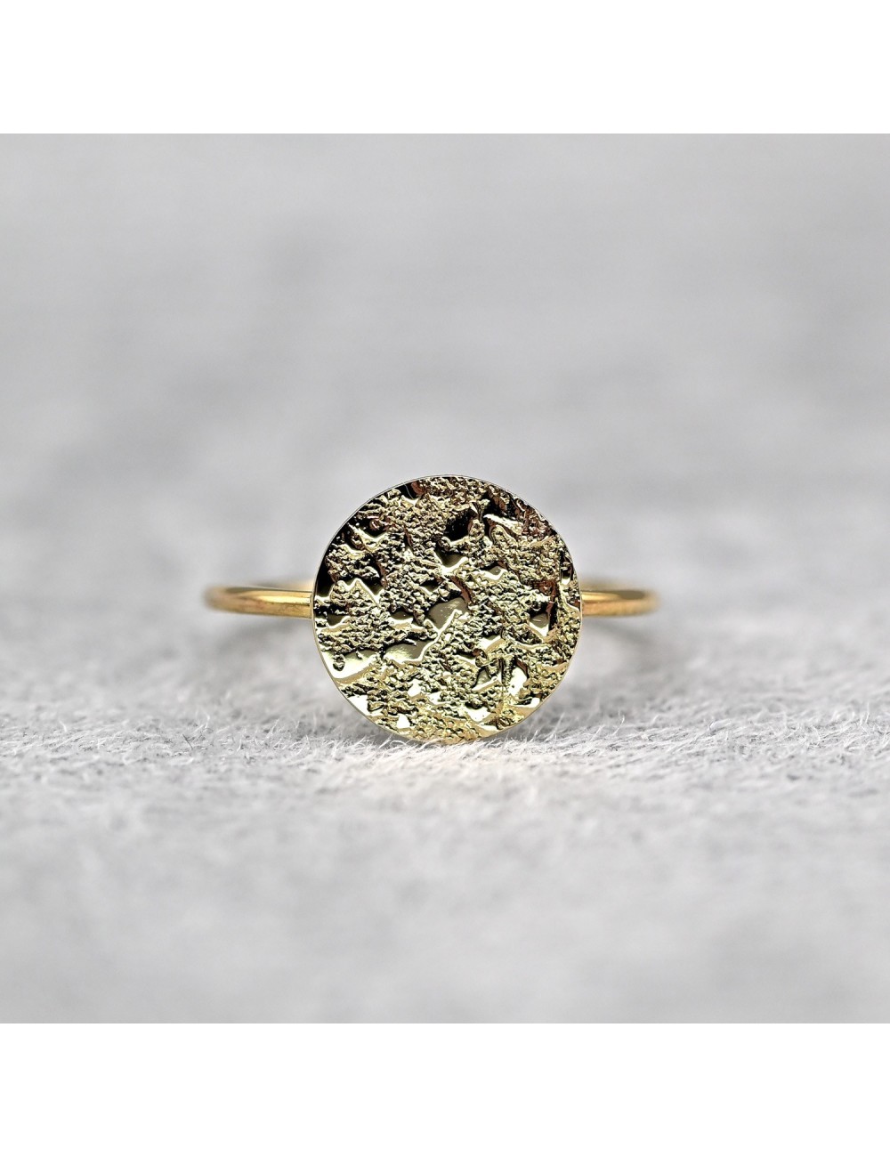 Bague rond sauvage grungé petit modèle - Or jaune ou blanc 375 millièmes (9 carats)